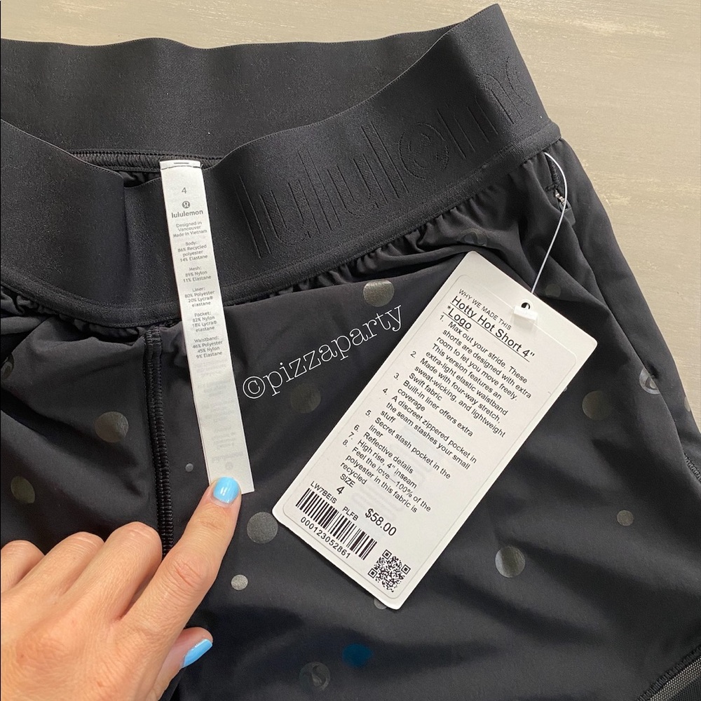 Lululemon Hotty Hot Shorts High Rise Logo Black - Picture 4 of 9